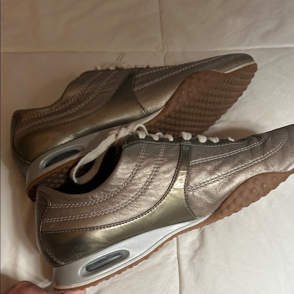 Cole Haan/Nile Air Metallic Gold Women's Shoes with Ivory Laces/Size 7.5B - Picture 7 of 10